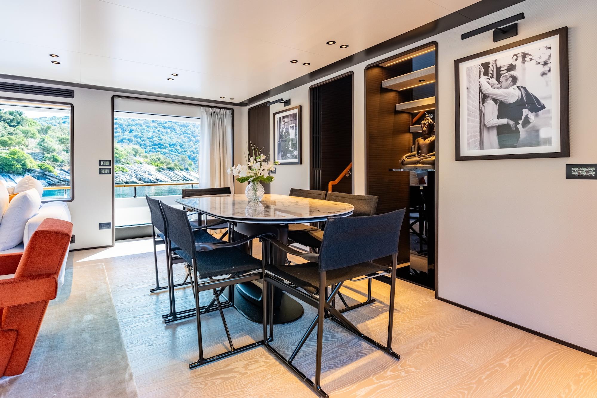 2024 CUSTOM LINE NAVETTA 30 